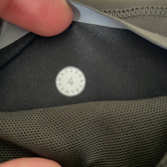 Brand new Lululemon leggings - Picture 3 of 4